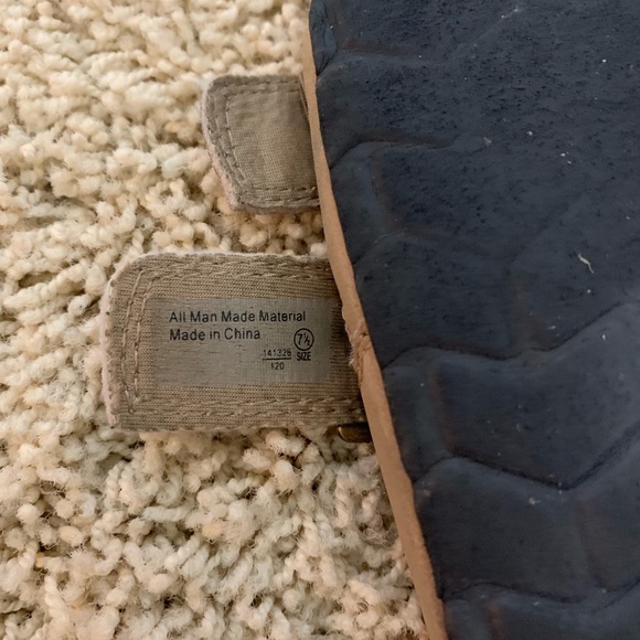 Women’s American Eagle sandals - Picture 3 of 3